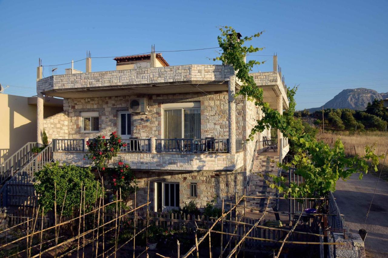 Stone Villa Corinth ภายนอก รูปภาพ