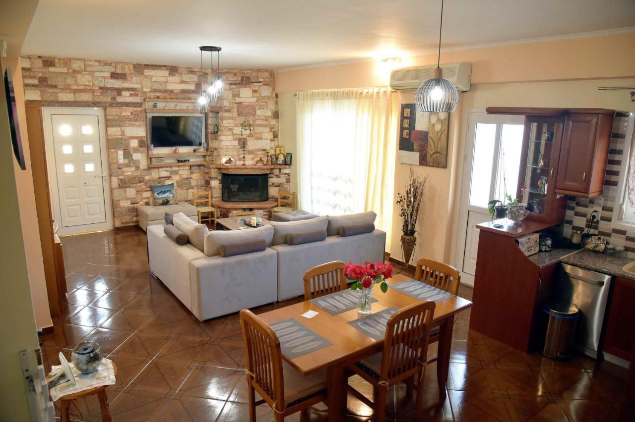 Stone Villa Corinth ภายนอก รูปภาพ
