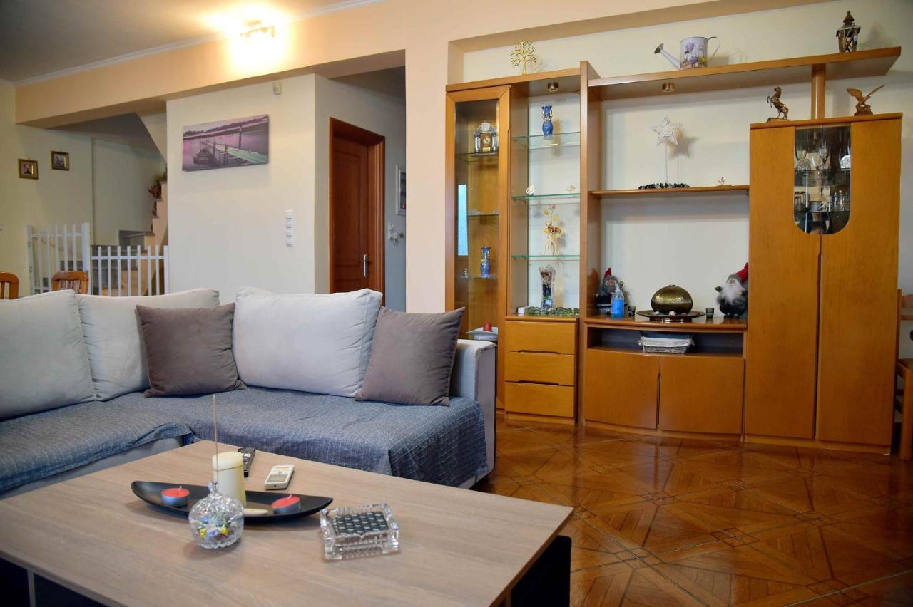 Stone Villa Corinth ภายนอก รูปภาพ